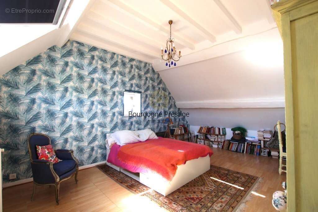 Maison à SAINT-GENGOUX-LE-NATIONAL