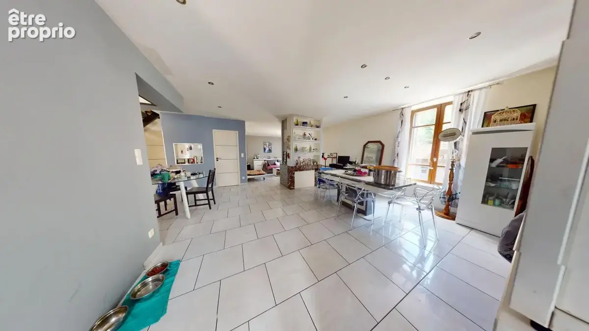 RARE SUR LE SECTEUR – Maison familiale avec grands volumes et cadre de vie exceptionnel - photo 1