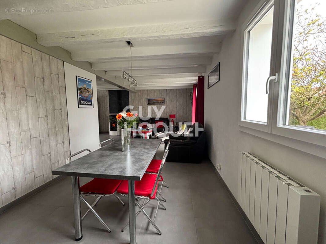 Maison à OZOUER-LE-VOULGIS