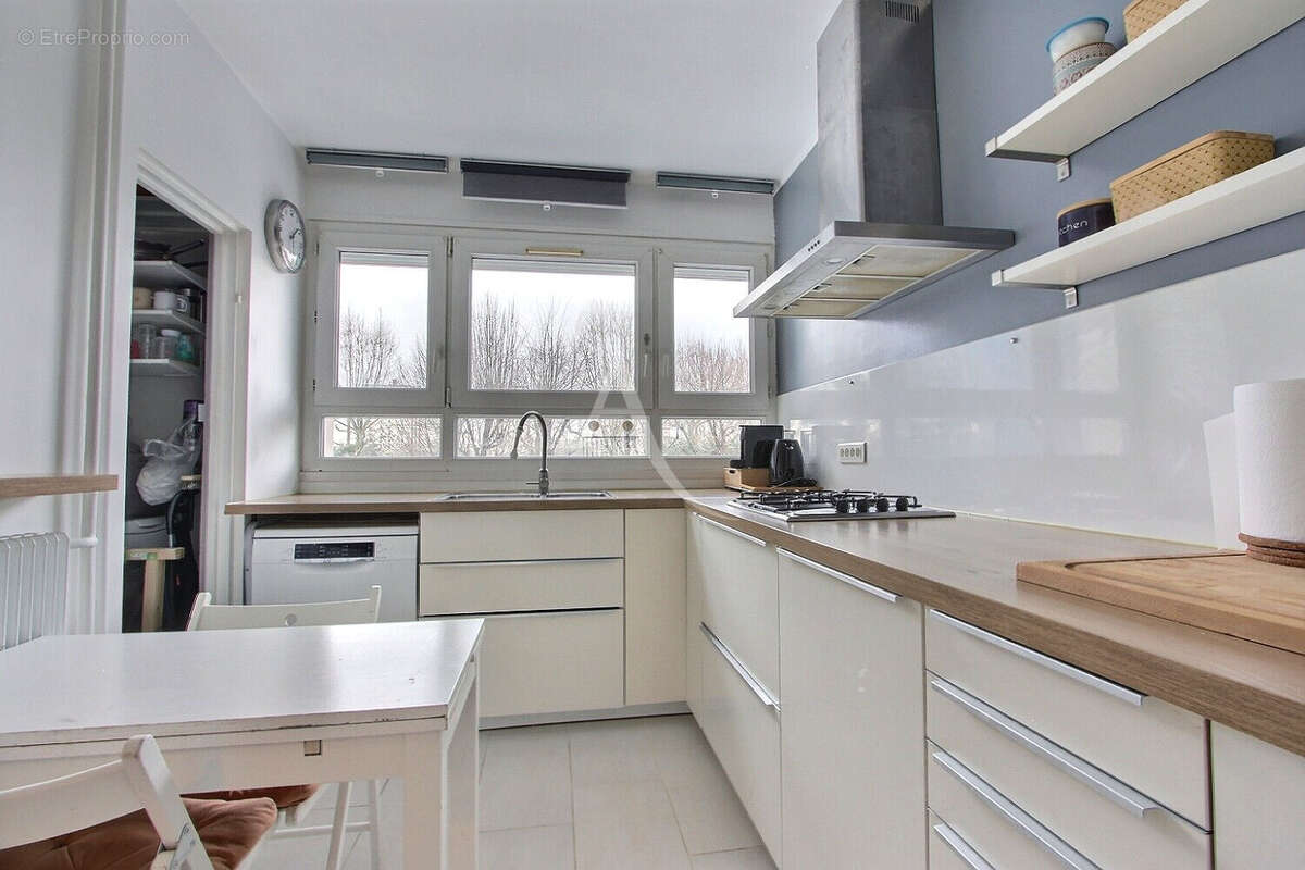 Appartement à VILLENEUVE-LA-GARENNE
