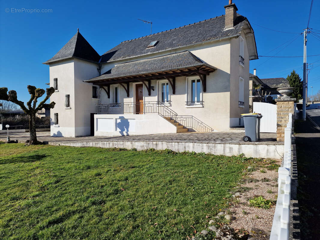 Maison à ALLASSAC