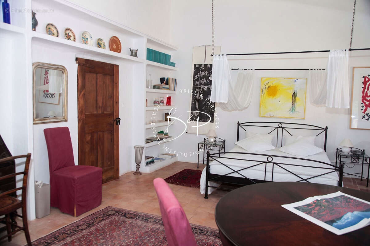 Maison de Maître d'Exception 271 m² de Charme au coeur d'Entrecasteaux avec 2 terrasses - photo 13