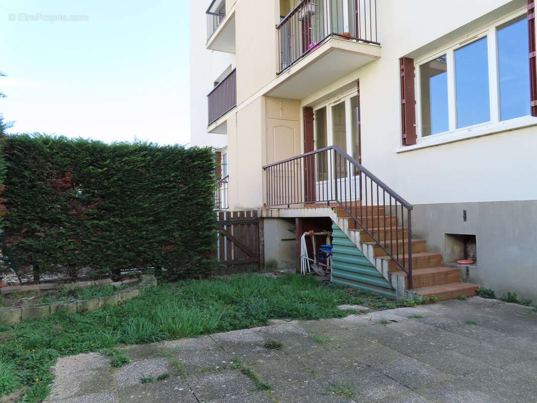 Appartement T3 avec jardin, cave et parking - photo 3