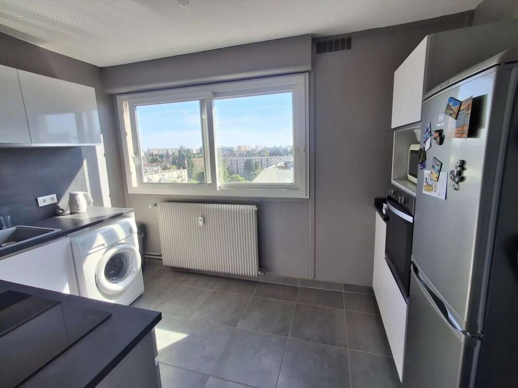 Bel appartement 3 pièces avec balcon, cave et stationnement - photo 5