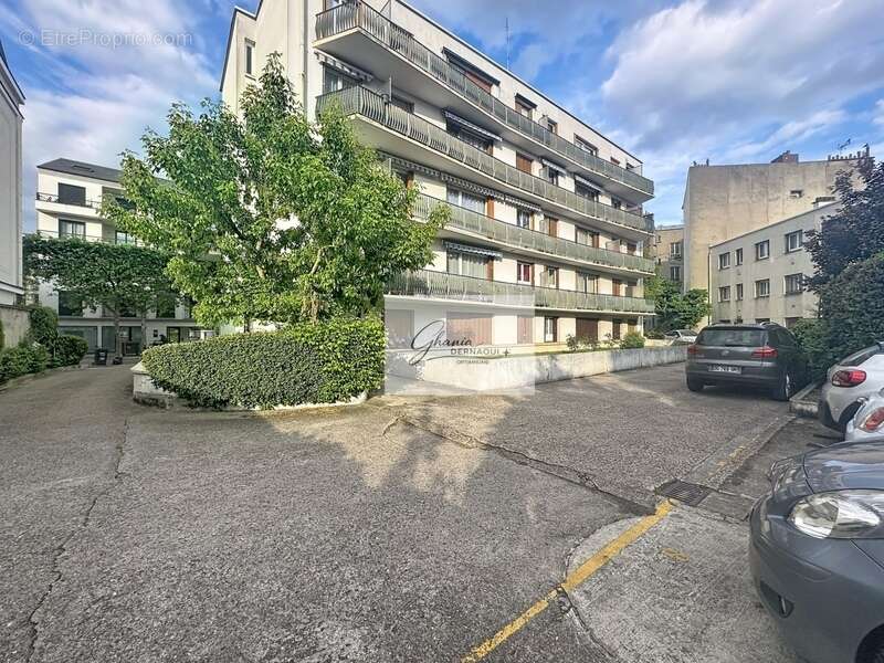 Appartement à LE PERREUX-SUR-MARNE