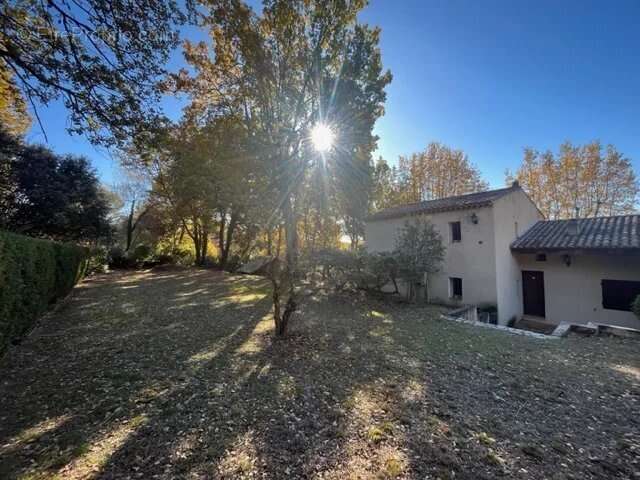 Maison à LA TOUR-D&#039;AIGUES