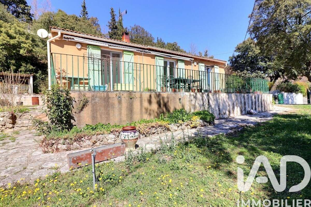 Photo 2 - Maison à SEILLONS-SOURCE-D'ARGENS