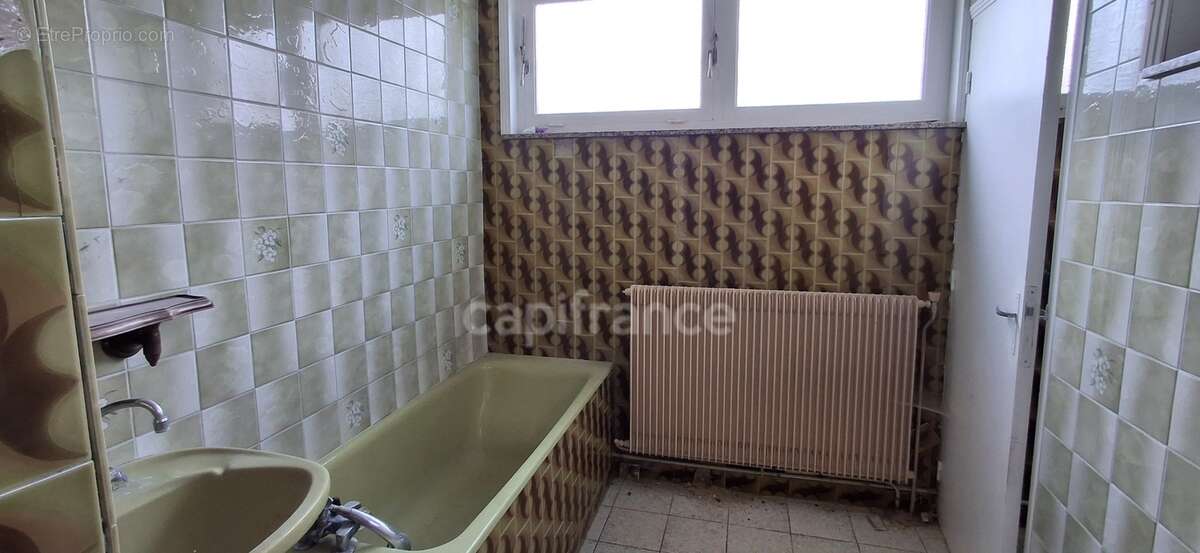 Maison à vendre 8 pièces ESTAIRES (59) - photo 8