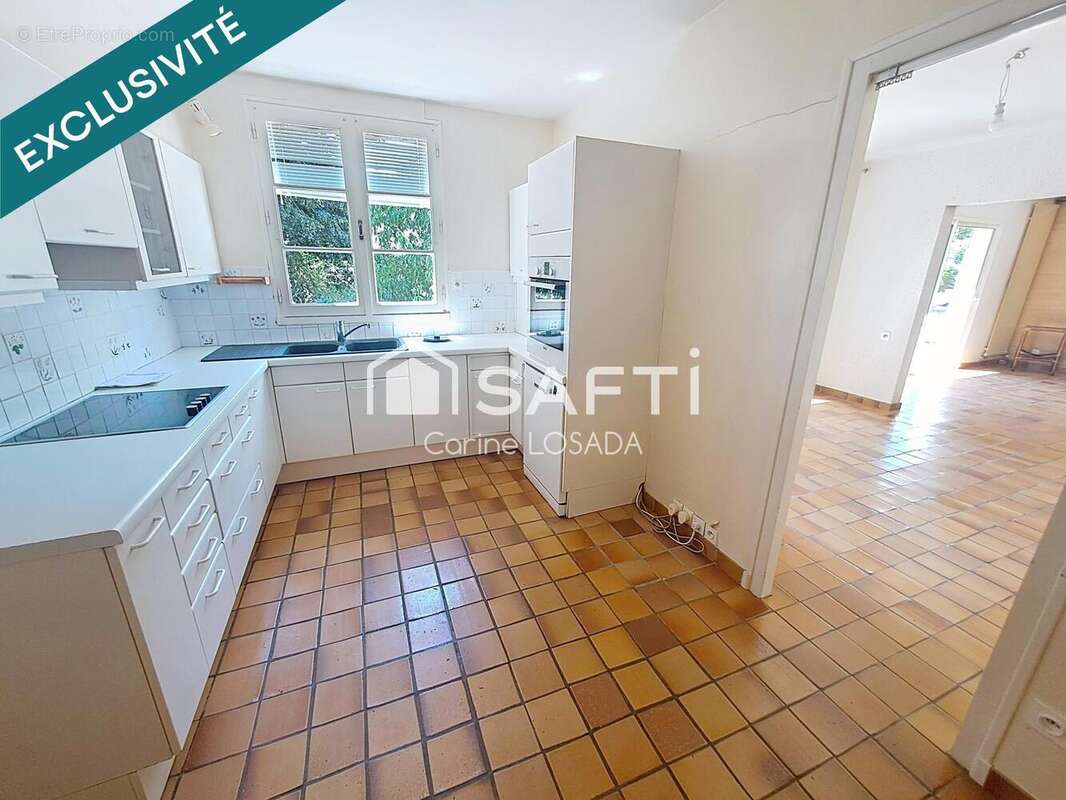 Maison 192 m² à Les Magnils-Reigniers  - photo 6