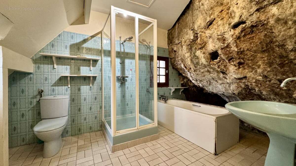 Maison à SAINT-MARTIN-LABOUVAL