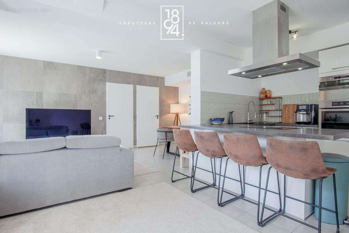 Appartement Rez de Jardin T3 à vendre Vitrolles (13127)  66 m² I Jardin I Garage - photo 2
