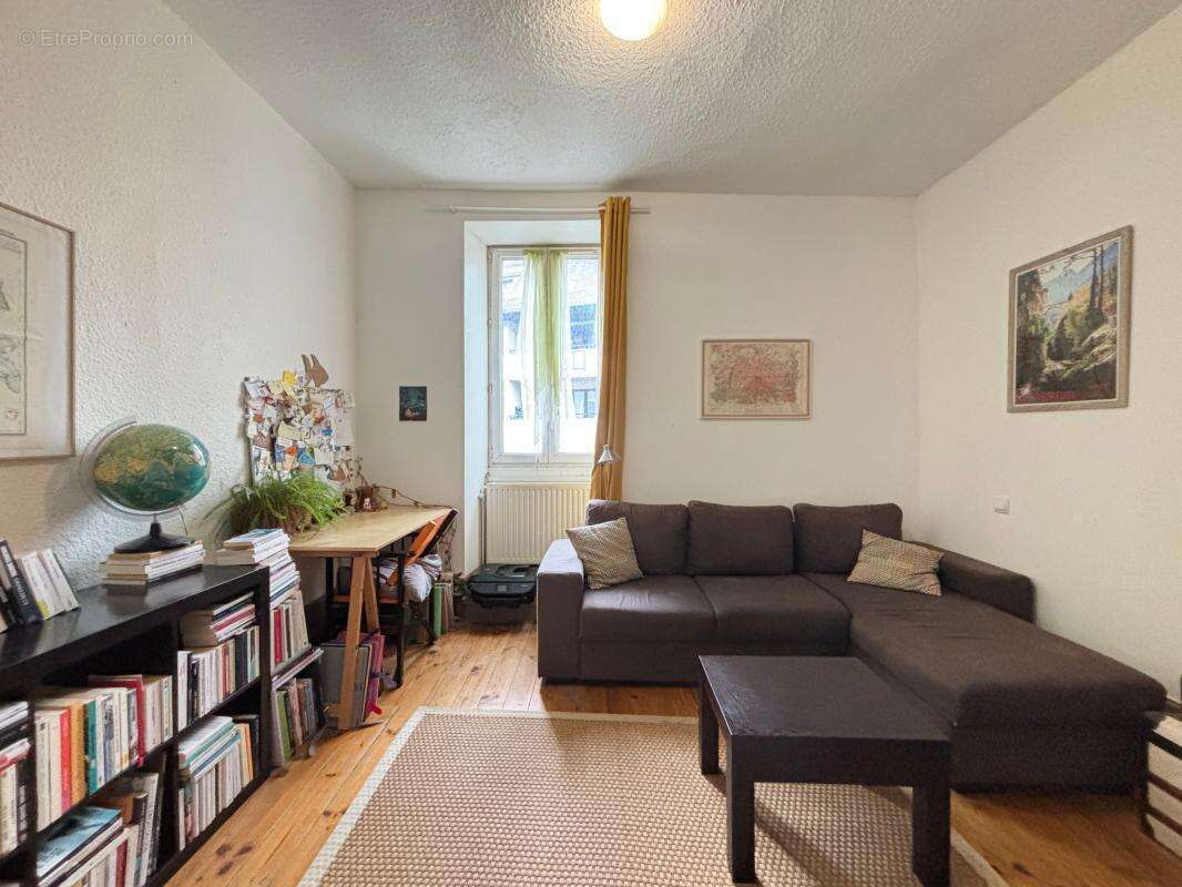 Appartement à LES ECHELLES