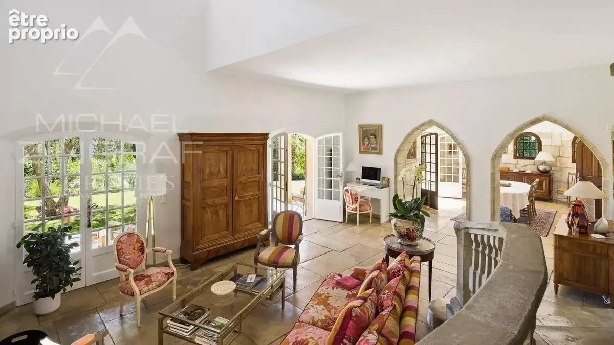 villa de charme avec vue dégagée et quatre suites - photo 5