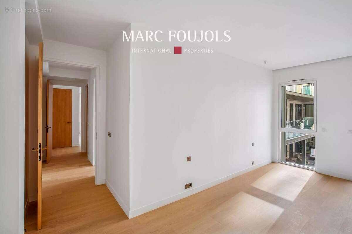 Appartement à PARIS-8E