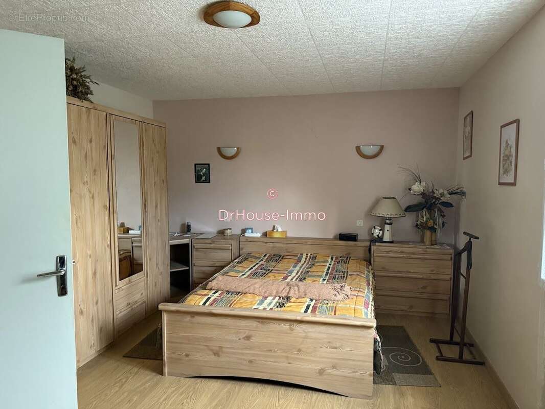 Maison à NEUVILLE-DE-POITOU