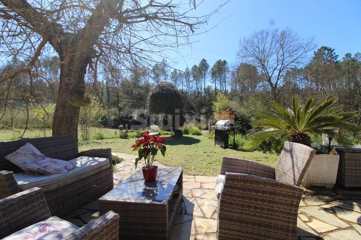 Maison à BAGNOLS-EN-FORET