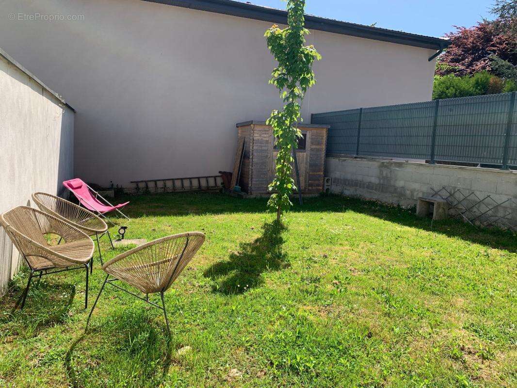 Maison à MONTANAY