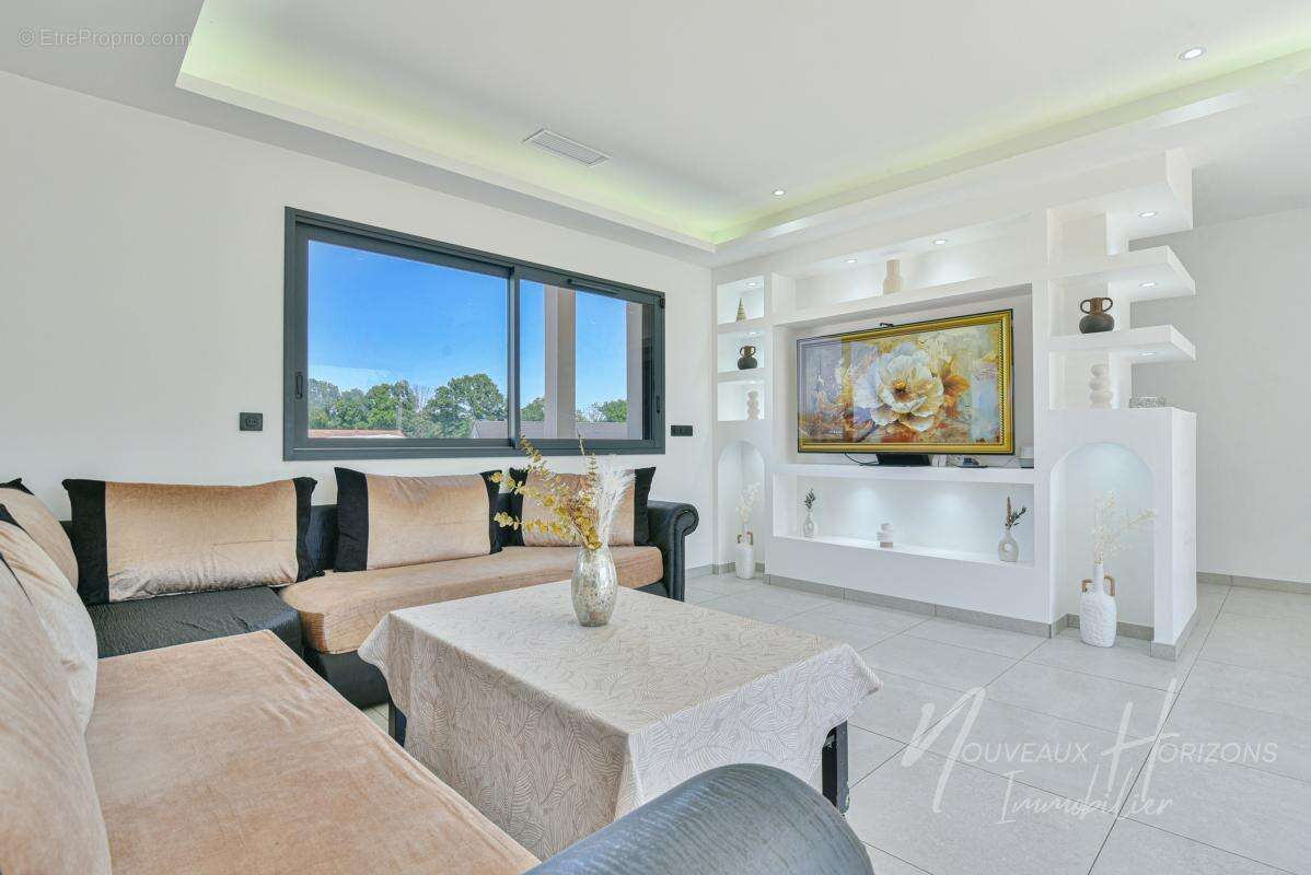 Maison 157 m² à Saint-Maurice-Les-Brousses  - photo 3
