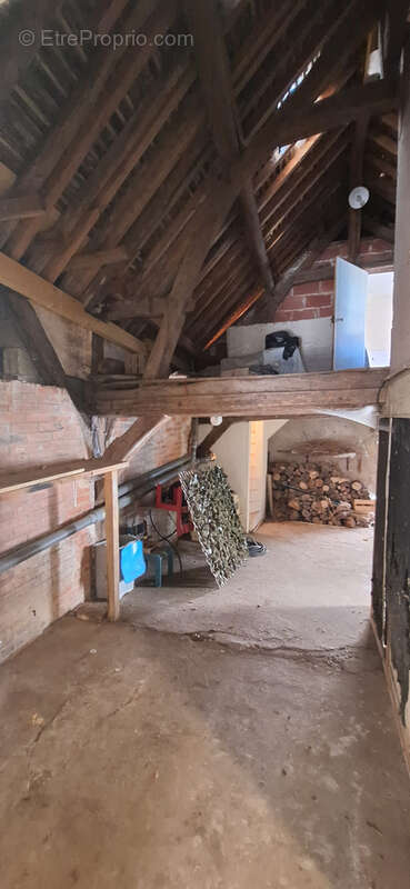 Maison 90m2 environ,au pied des commerces,3 chambres,bureau,garage,atelier,grange,cave,terrain 190m2 - photo 15