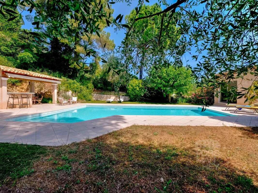 Maison à VALBONNE