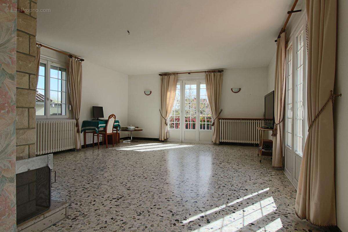 Maison 4 pièces de 96m² à Soissons - Lumineuse, fonctionnelle et prête à vivre - photo 8