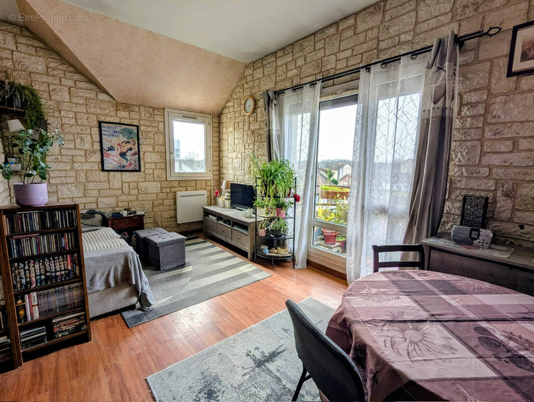 Appartement à BEAUCHAMP