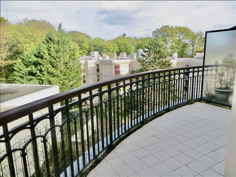 Appartement à LE PLESSIS-ROBINSON