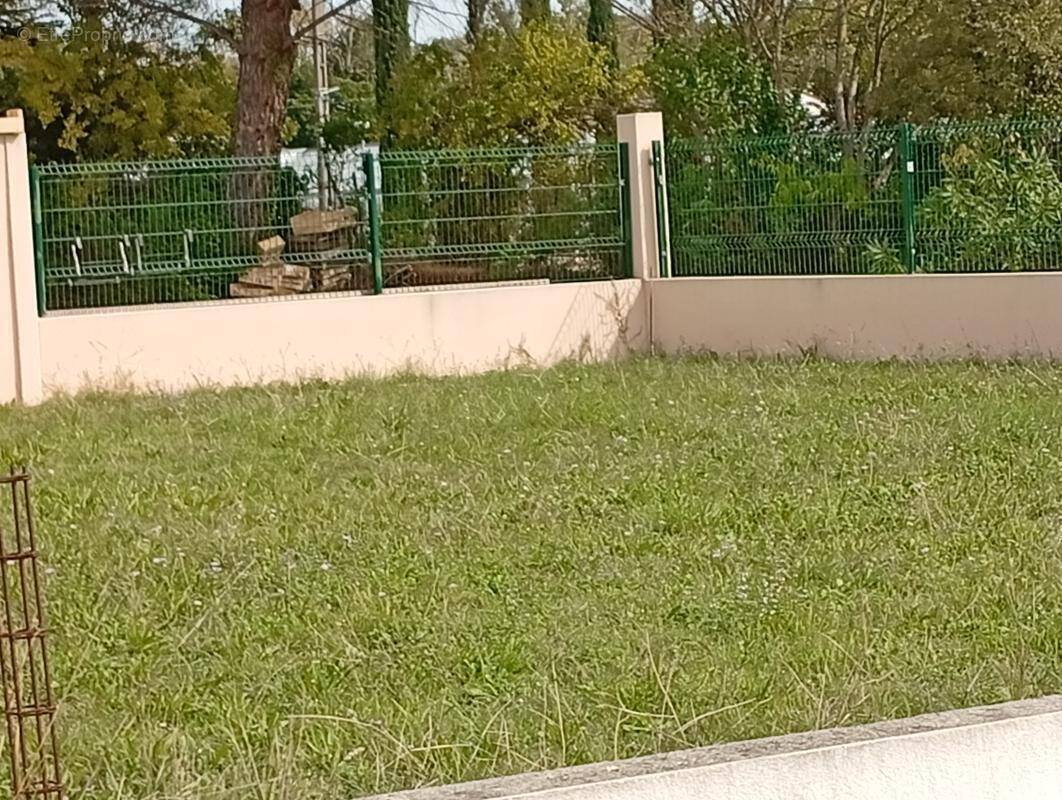 Terrain à CARPENTRAS