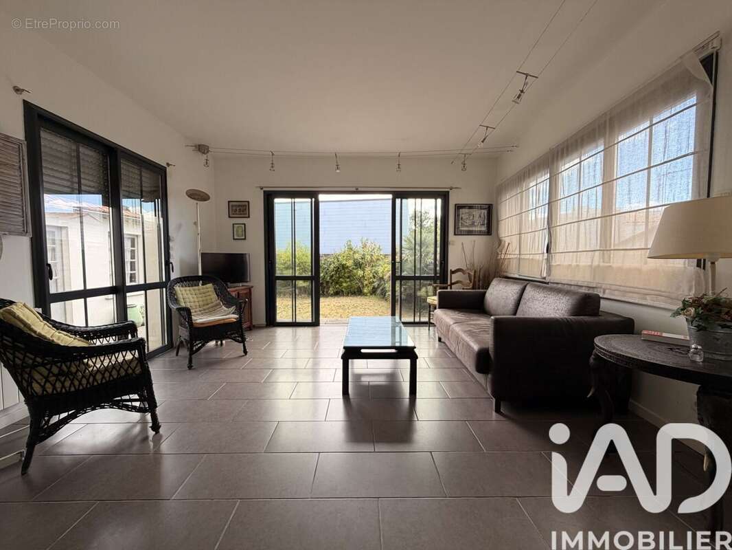 Maison 115 m² à La Rochelle  - photo 7