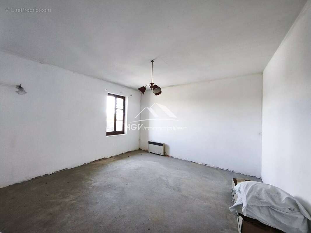 Maison à VEZENOBRES