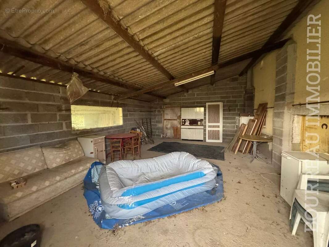 Appartement à LA CELLE-SAINT-CYR