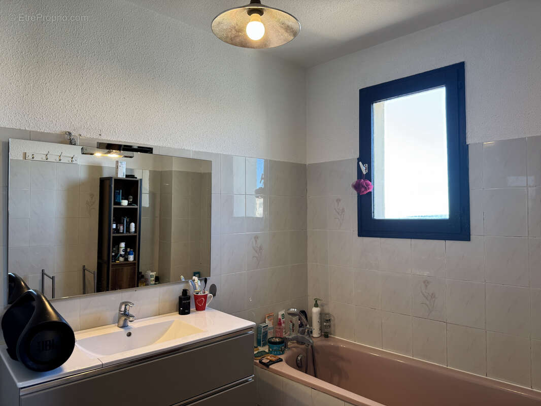 Appartement à EGUILLES