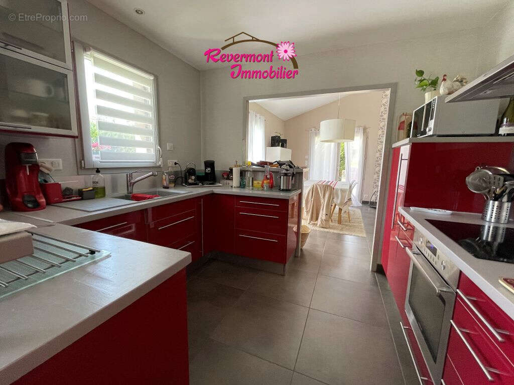 Maison à CORVEISSIAT