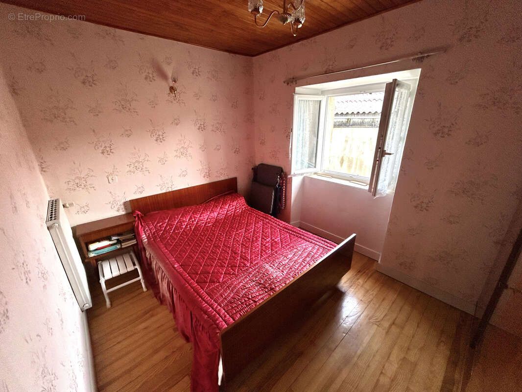 Maison à SAINT-ETIENNE-DU-VIGAN