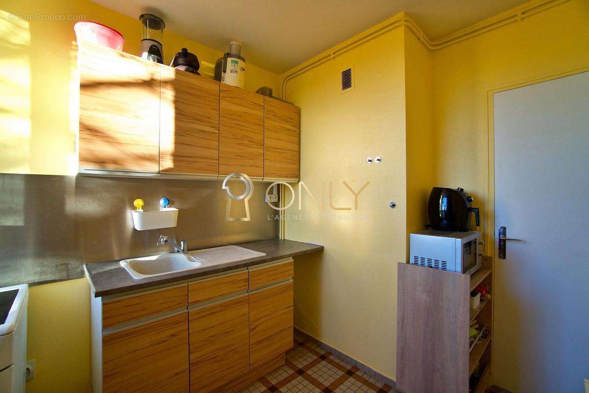 Appartement à GENAY