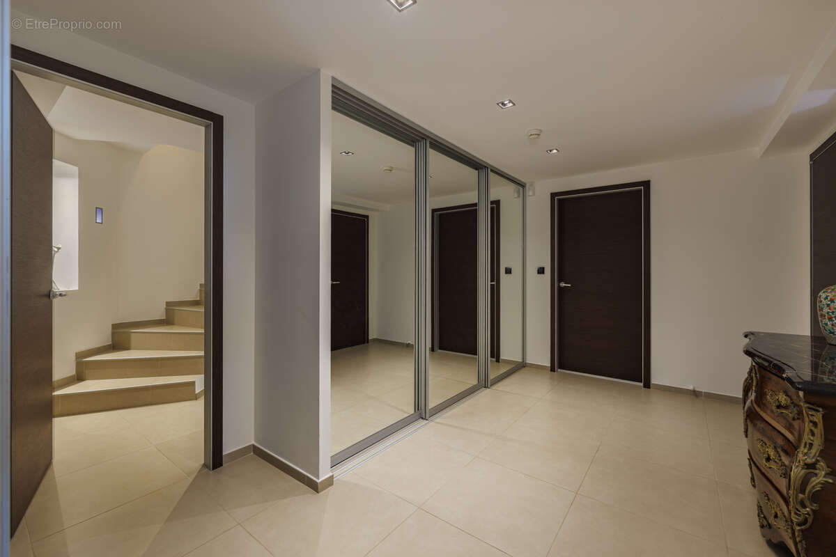 Villa d'exception dominant le lac - photo 68