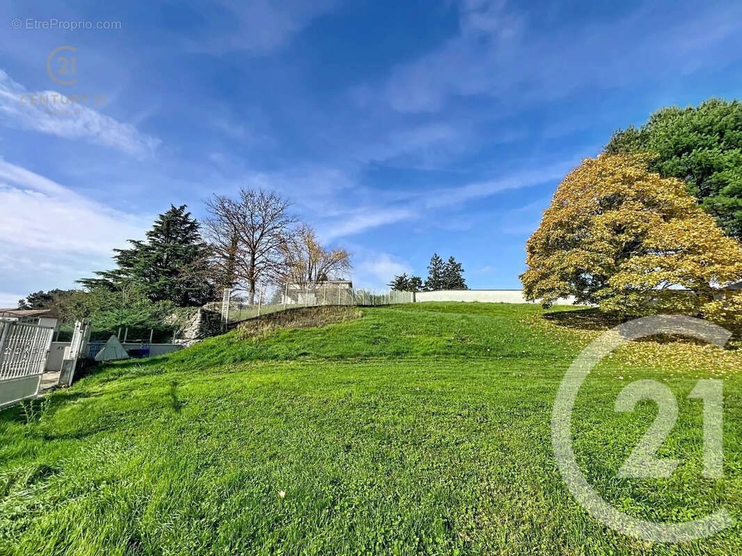 Terrain à ESTRABLIN