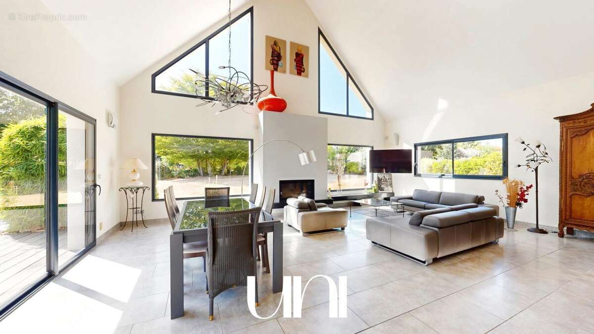 Maison 8 pièces de 295m2 avec piscine - BIÉVILLE-BEUVILLE - photo 2