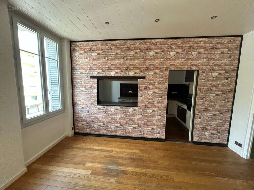Appartement 201 m² à Tulle  - photo 2