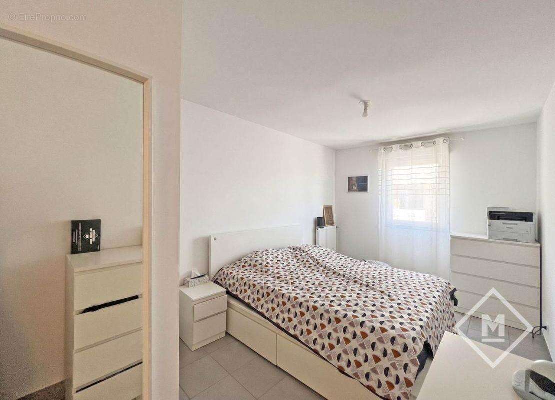 Appartement à MARSEILLE-5E