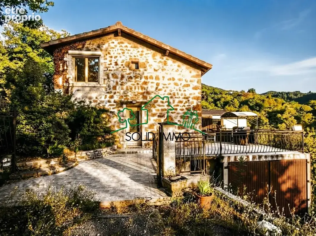 Maison Traditionnelle de 135 m2 sur la commune de Genestelle 07530 - photo 1