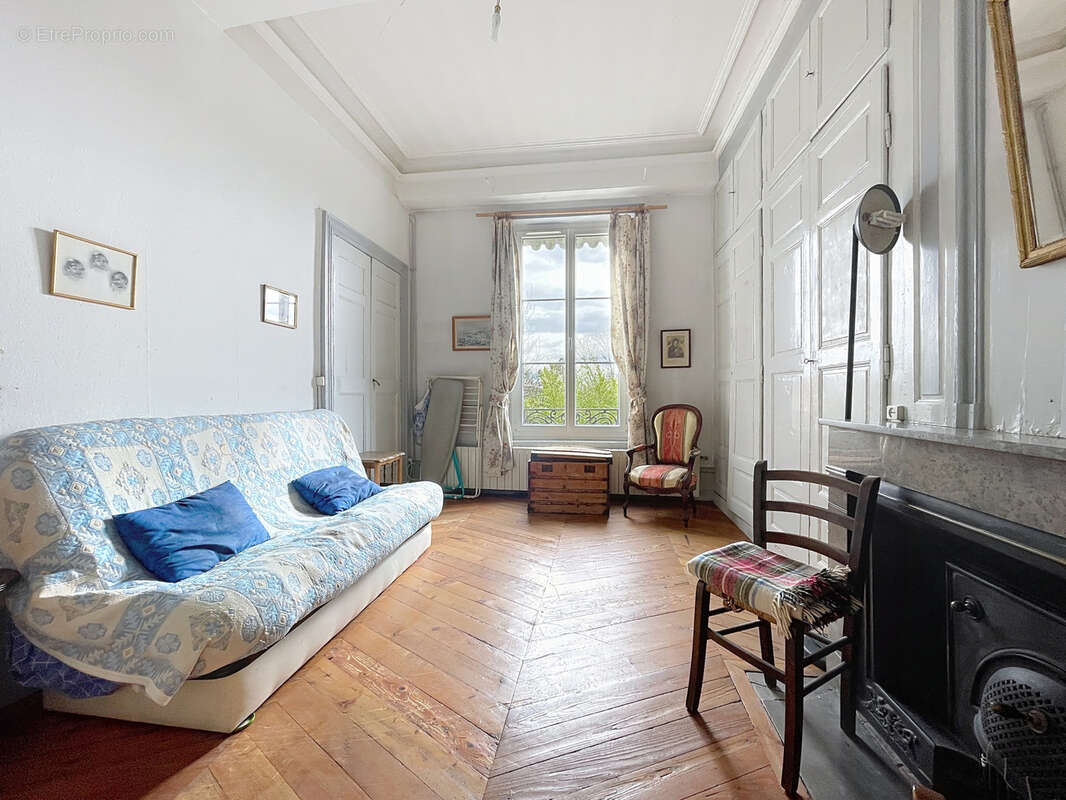 Appartement à SAINT-GENIS-LAVAL