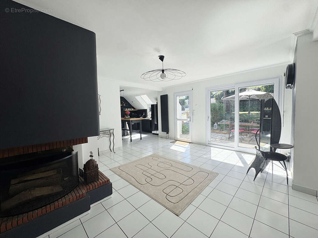 Maison de 1992 sur 979m2 de terrain - photo 7