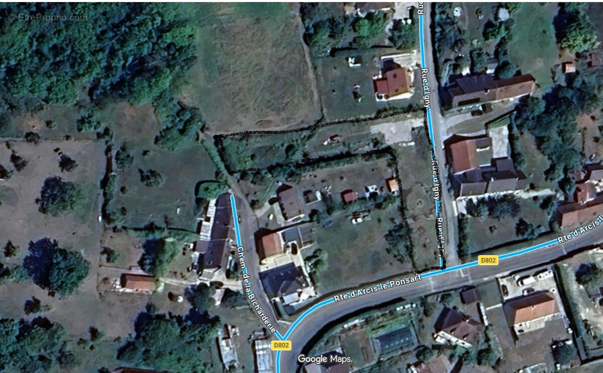 Terrain à AOUGNY