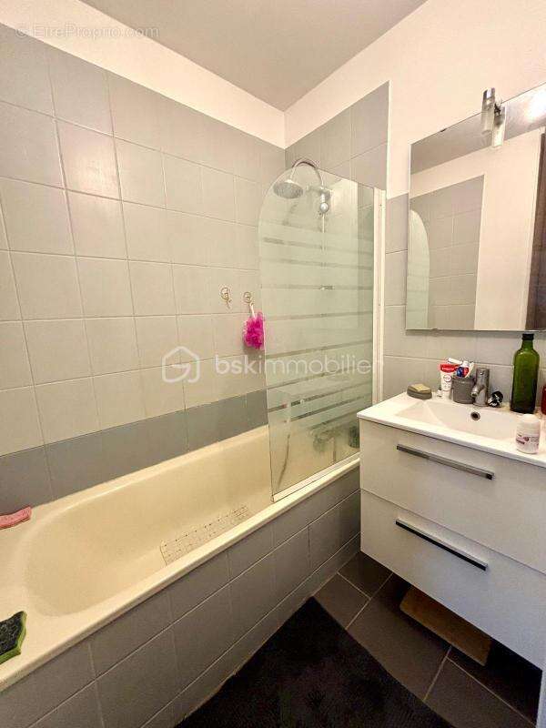 Appartement à COMBS-LA-VILLE