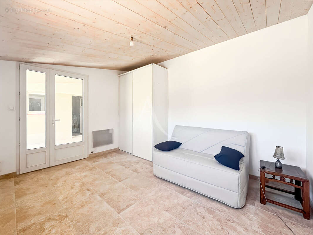 Maison familiale parfaitement entretenue avec extension récente, jardin d'hiver et terrain clos de 1 180 m² - photo 6
