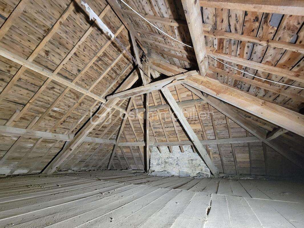 Maison de ville - beau potentiel - classe énergétique G - photo 13