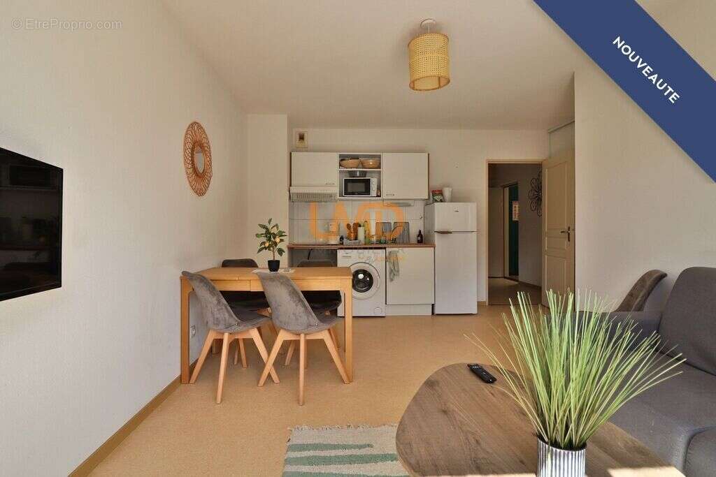 Appartement à AVENE