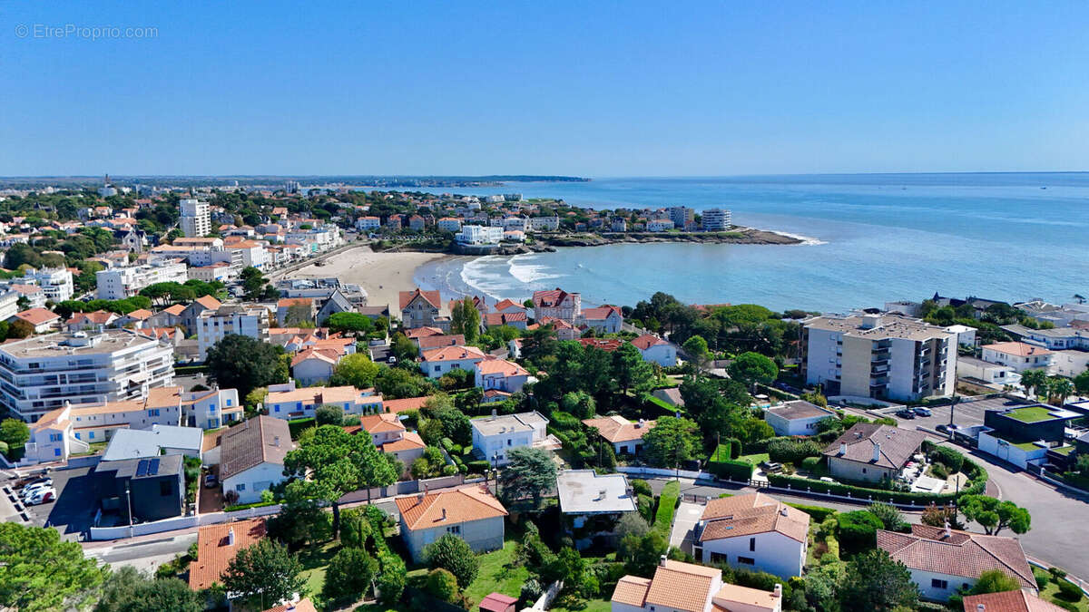 Maison à VAUX-SUR-MER