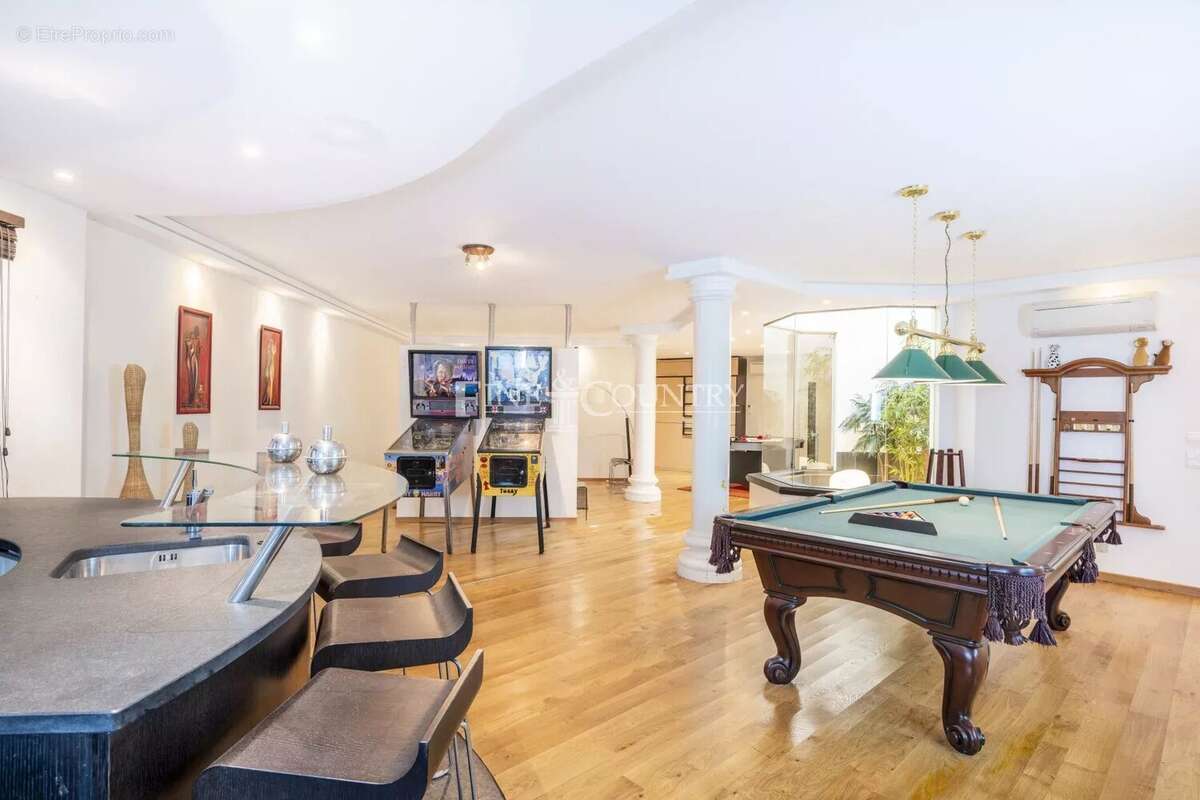 Maison à MANDELIEU-LA-NAPOULE